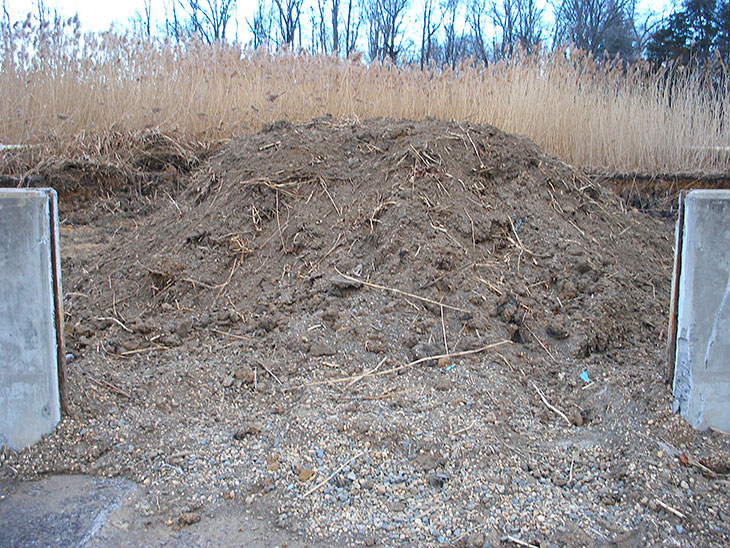 Photo: Field composting test pile.